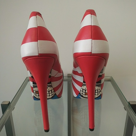 TaylorSays Wonder Woman Platform Heels - Picture 4 of 8